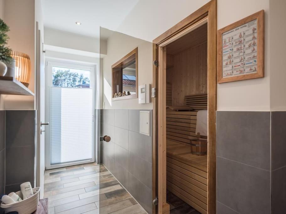 5 Sterne-Ferienhaus Eisvogel Am See Mit Sauna Und Kamin Krakow am See Kültér fotó