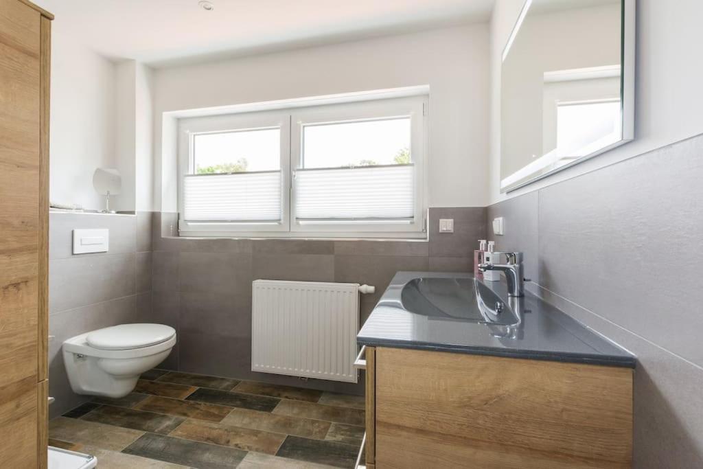 5 Sterne-Ferienhaus Eisvogel Am See Mit Sauna Und Kamin Krakow am See Kültér fotó